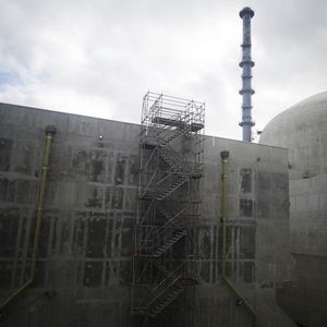 L'avis du groupe d'experts de l'Autorité de sûreté nucléaire (ASN), en estimant qu'EDF devait reprendre huit soudures non conformes sur l'EPR en construction à Flamanville (Manche), a douché l'électricien.