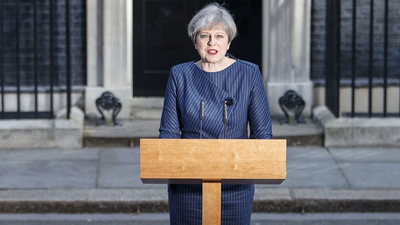 Élections anticipées au Royaume-Uni: pari risqué pour Theresa May