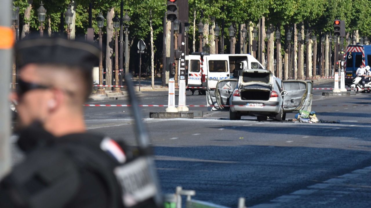 Attaque sur les Champs-Elysées : pas de recoupement des fichiers au nom des libertés individuelles ?