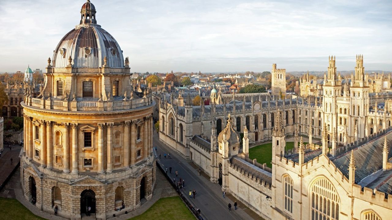 Oxford a formé 27 Premiers ministres britanniques, dont trois des quatre derniers locataires du 10 Downing Street : Theresa May, David Cameron et Tony Blair.