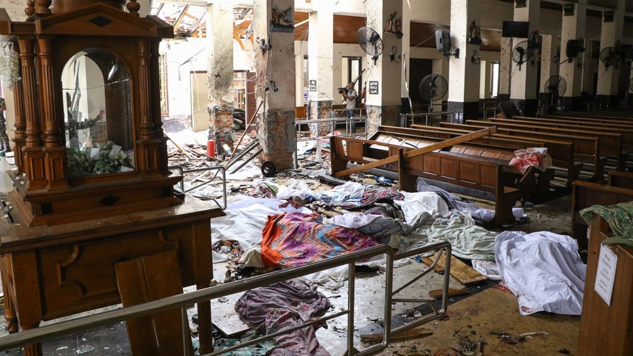 Dans une adresse aux fidèles, le Pape François a exprimé sa « tristesse » face à ces « graves attentat ».