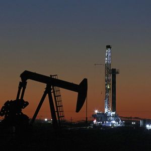 Les deux acheteurs visent les mêmes actifs : les puits d'Anadarko dans le bassin Permien, au Texas et au Nouveau Mexique, où se trouvent les plus gros gisements de pétrole de schiste américain et qui connaissent la croissance la plus rapide.