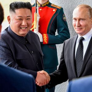 A Vladivostok, jeudi, l'essentiel pour Kim Jong-un était une poignée de main devant les caméras du monde entier et les commentaires plutôt flatteurs de Vladimir Poutine.