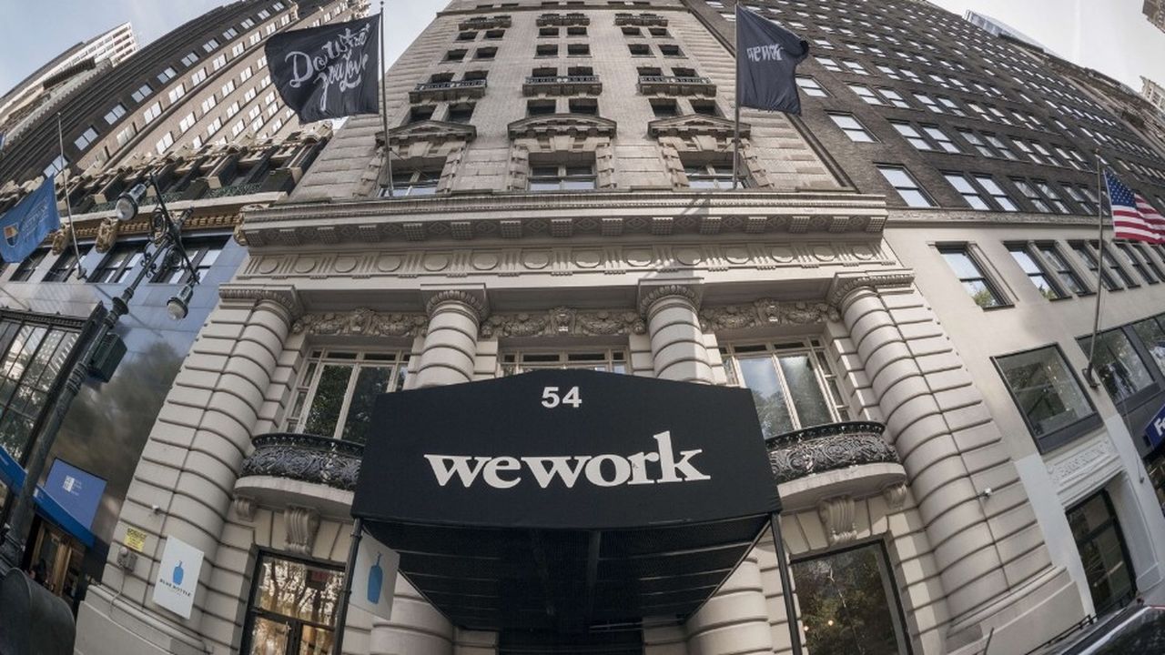 En 2018, WeWork a dégagé un chiffre d'affaires de 1,8 milliard de dollars, pour des pertes s'accumulant à 1,9 milliard.