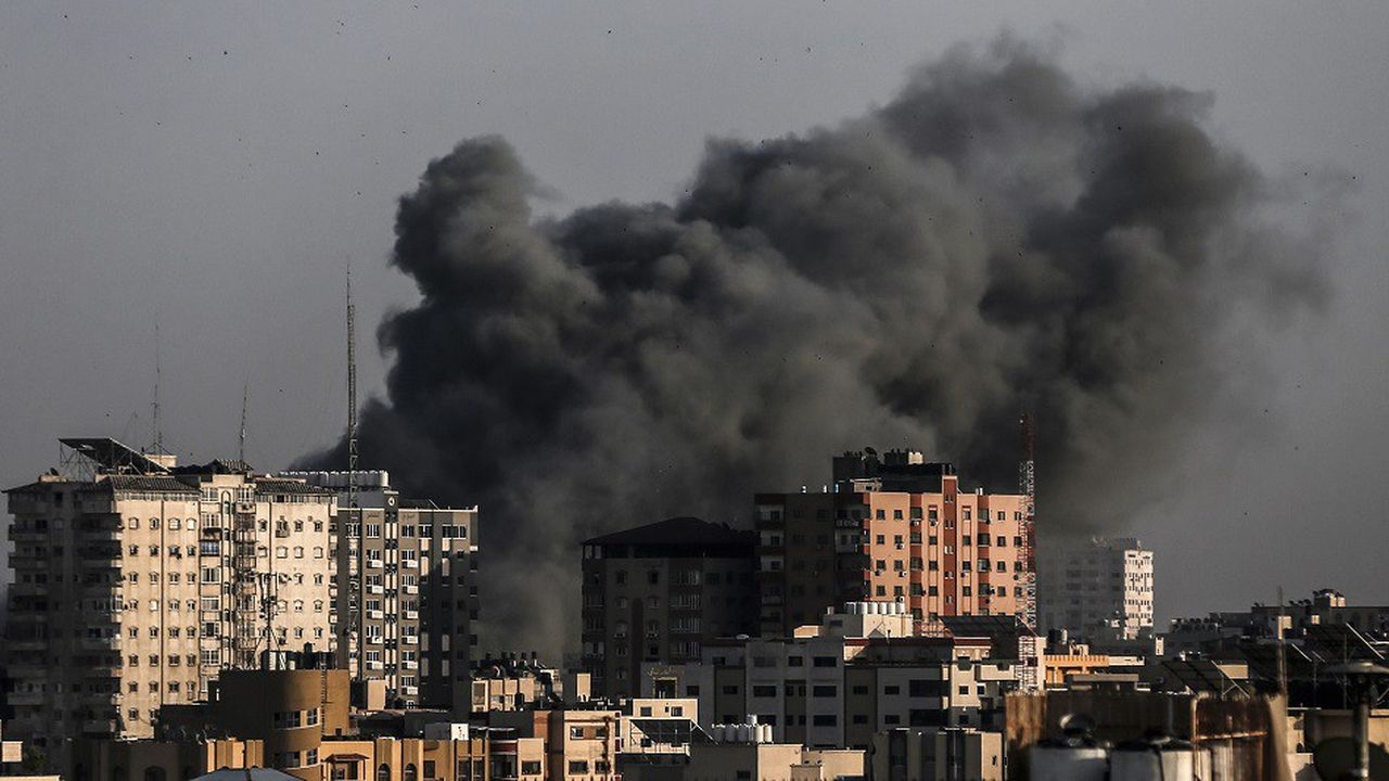 L'armée israélienne affirme avoir mené 260 frappes dans la bande de Gaza depuis samedi, répondant aux tirs de quelque 450 roquettes.