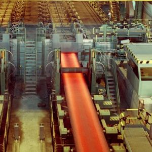Dans les Asturies (Espagne), la production sera réduite : le sud de l'Europe a été touché par « une augmentation sans précédent des importations venant de l'extérieur de l'UE », explique ArcelorMittal