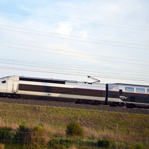Transformer un TGV duplex fatigué en un fringant Ouigo coûte environ 9 millions d'euros, contre 30 millions pour une rame neuve.