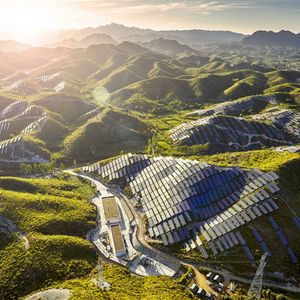 La Chine donne depuis quelques années le « la » en matière d'énergies vertes, avec près de 45 % de la puissance installée mondiale l'an dernier.