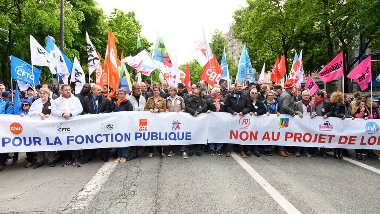 Laurent Berger (CFDT), Bernadette Groison (FSU), Philippe Martinez (CGT) et Yves Veyrier (FO) ont défilé ensemble ce jeudi à Paris contre la réforme de la fonction publique.