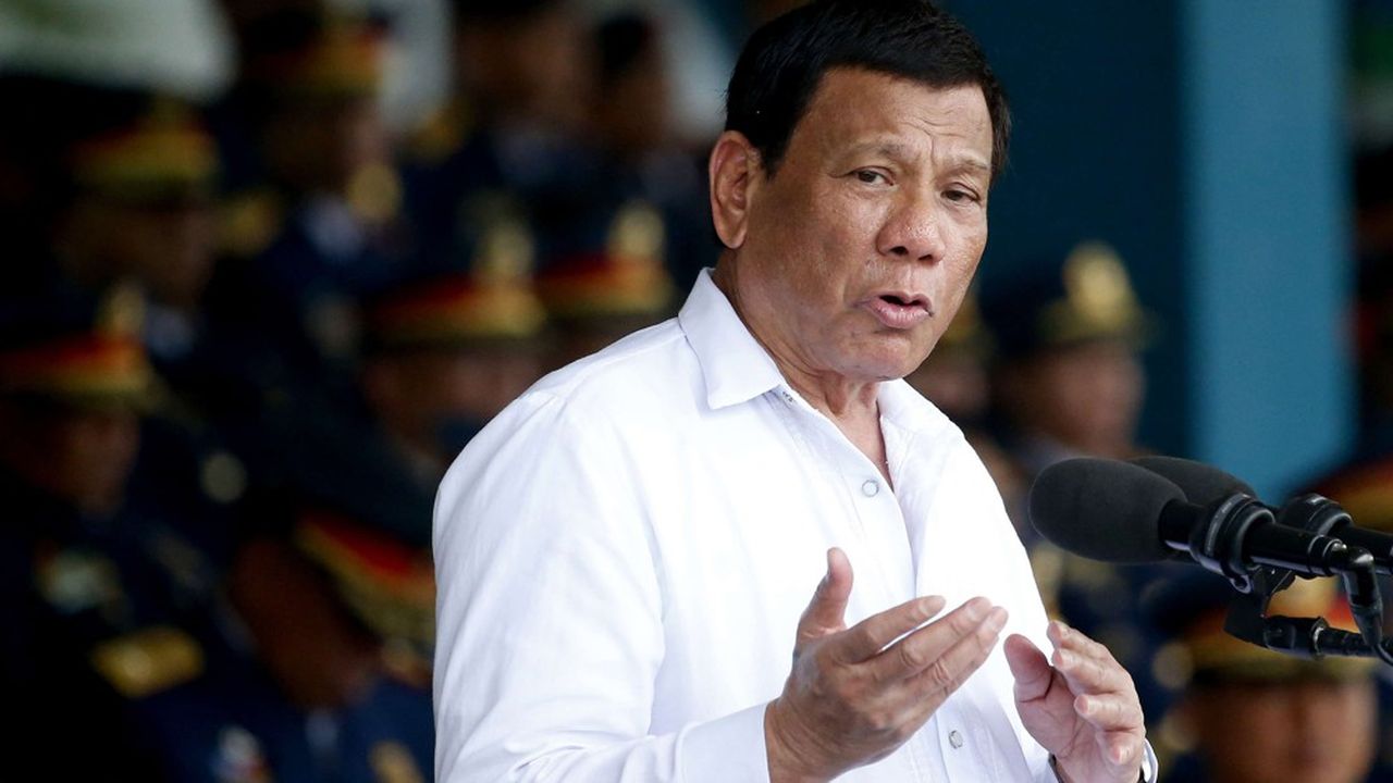 Rodrigo Duterte est critiqué à l'étranger pour la violence de la répression dans sa campagne anti-drogue. Mais les Philippins lui sont reconnaissants de l'efficacité de ses méthodes.