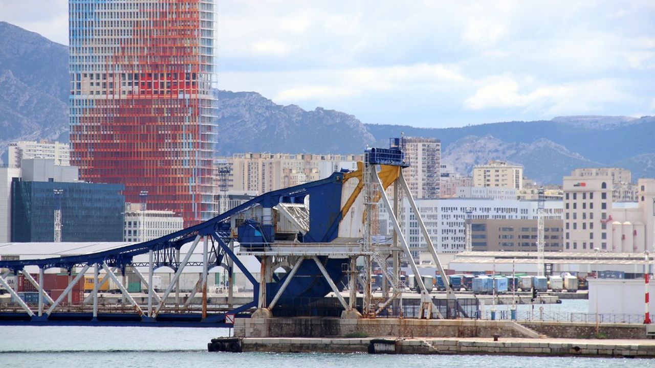 La tour Marseillaise, emblématique de l'ensemble des services aux particuliers et aux entreprises de Sodexo