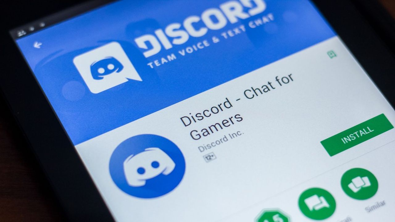 Discord, lancé en mai 2015, permet aux fans de jeux vidéos d'échanger via voix et texte en direct.