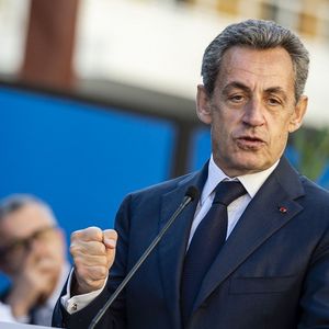 L'ancien président de la République Nicolas Sarkozy est menacé d'un procès pour « financement illégal de campagne ».