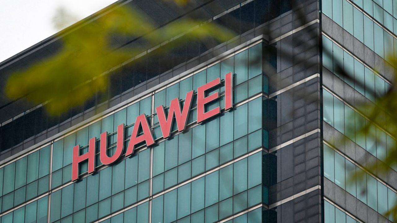 Né en 1987 à Shenzhen, Huawei est aujourd'hui le premier fabricant mondial d'équipements télécoms et le deuxième constructeur de smartphones, au coude à coude avec Apple.