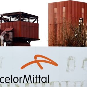ArcelorMittal va notamment réduire la production dans son usine française de Dunkerque (photo) et sur son site allemand de Eisenhüttenstadt.