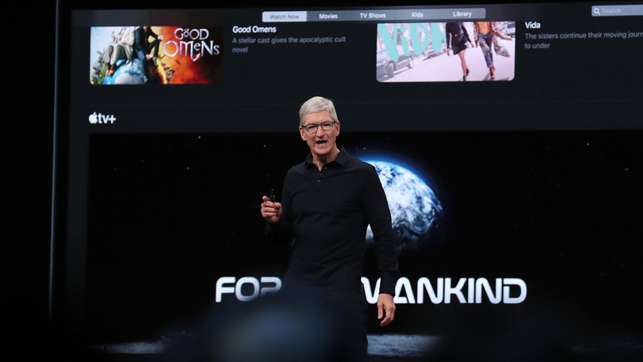Tim Cook, le PDG d'Apple, présente les nouveautés du fabricant d'iPhone à la conférence WWDC à San José (Californie).