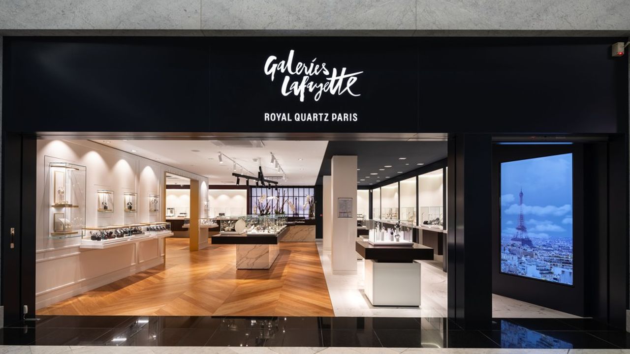 Les nouvelles boutiques de Galerie Lafayette-Royal Quartz de Roissy-Charles-de-Gaulle adoptent les codes des appartements parisiens chics.