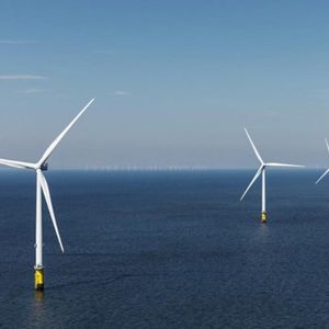 Saipem participe aux appels d'offres lancés par Engie pour des parcs éoliens offshore à Dieppe-Le Tréport, Noirmoutier et l'île d'Yeu et à ceux d'EDF pour ceux de Courseulles, Saint-Nazaire et Fécamp.