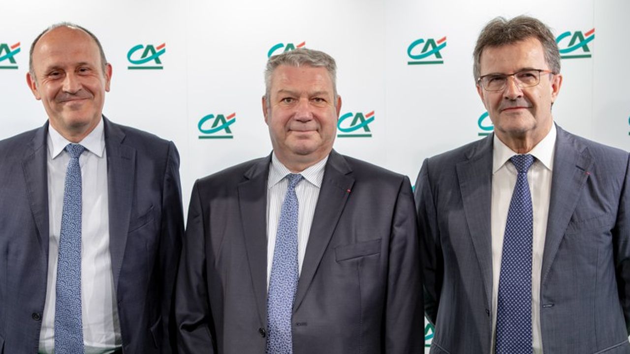 De gauche à droite Raphaël Appert (premier vice-président de la fédération nationale du CA) Dominique Lefebvre (président du conseil d'administration) et Philippe Brassac (DG de CASA)