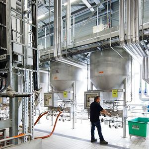 Le brasseur Carlsberg va injecter 100 millions d'euros dans la brassserie kronenbourg d'Obernai, pour moderniser ce site qui produit déjà 7 millions d'hectolitres par an.