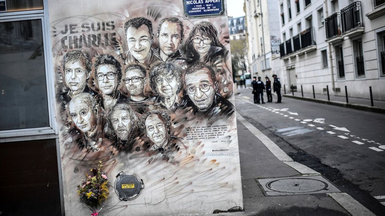 Les attentats de janvier 2015 ont fait 17 morts, dont 12 dans la seule attaque de « Charlie Hebdo ».