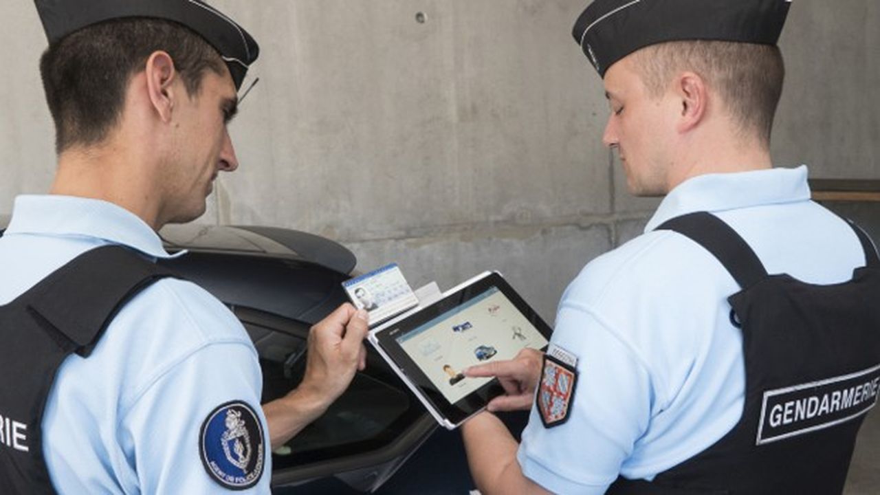La transformation digitale de l'institution comprend notamment le projet Néogend, c'est-à-dire l'équipement des gendarmes en tablette et smartphone.