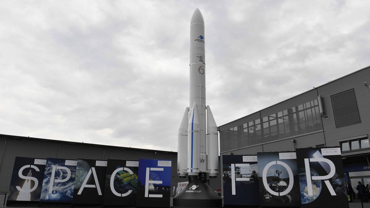 Cette maquette d'Ariane 6 était exposée à Berlin en 2018. Dans un contexte de suppression d'emplois et d'incertitude commerciale, ArianeGroup sera le grand absent du salon du Bourget qui s'ouvre la semaine prochaine.