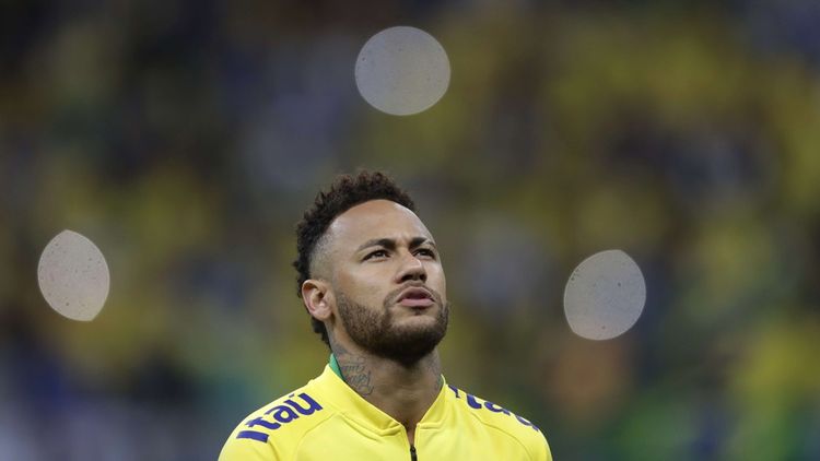 3. Neymar (105 millions)