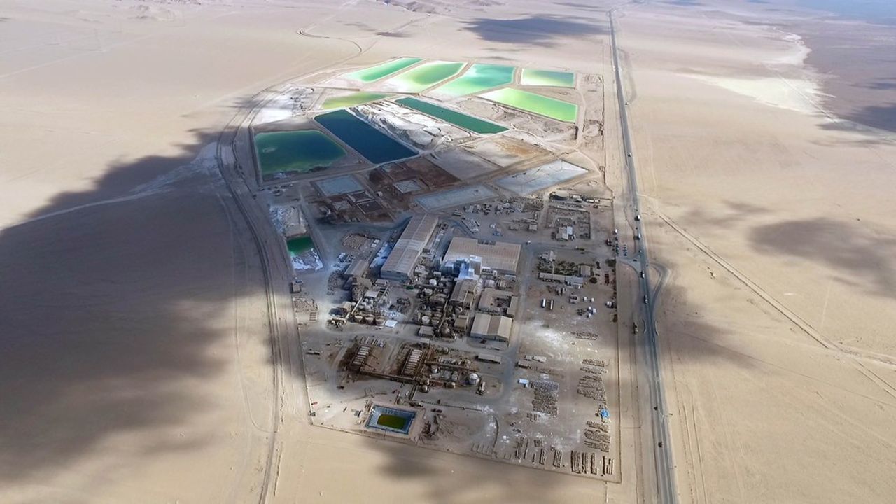 Une usine de transformation de lithium sur le site minier du géant chilien SQM à Del Carmen sur le salar Del Carmen, dans le désert d'Atacama, au nord du Chili.