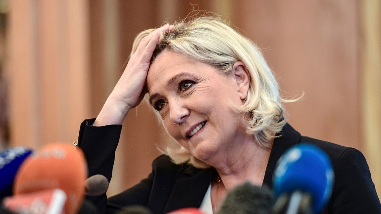 Marine Le Pen affirme que la diffusion de ces photos avait pour but de dénoncer les exactions de l'Etat islamique.