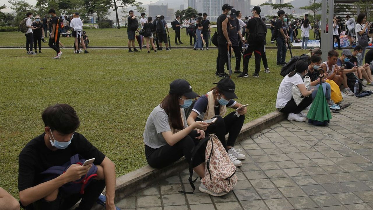 A Hong Kong, les manifestants ont délaissé WhatsApp pour échanger sur l'application Telegram, qui offre une meilleure protection.