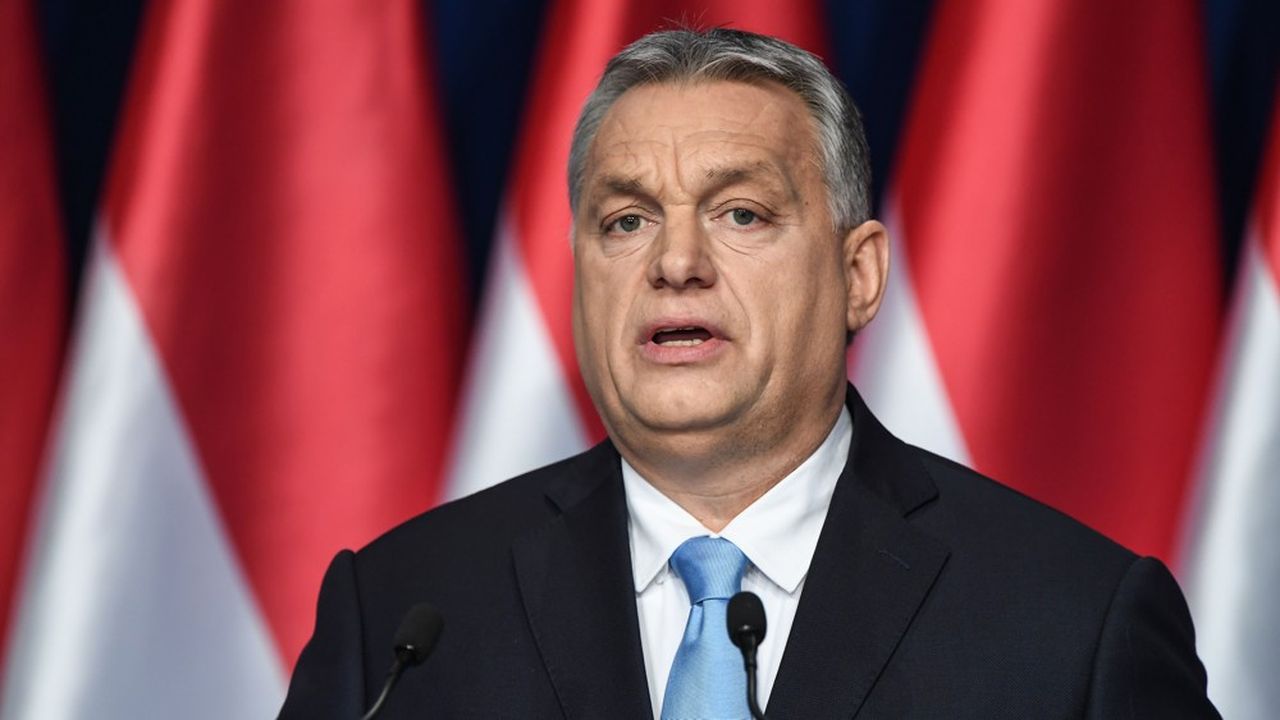 Viktor Orbán, le leader du Fidesz, reproche à la Commission de vouloir construire un Etat fédéral européen aux dépens des souverainetés nationales.