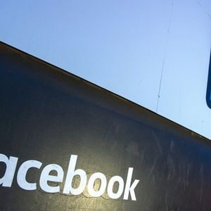 Entre 2009 et 2013, Facebook expérimenta sa pseudo-monnaie interne, les Facebook Credits.