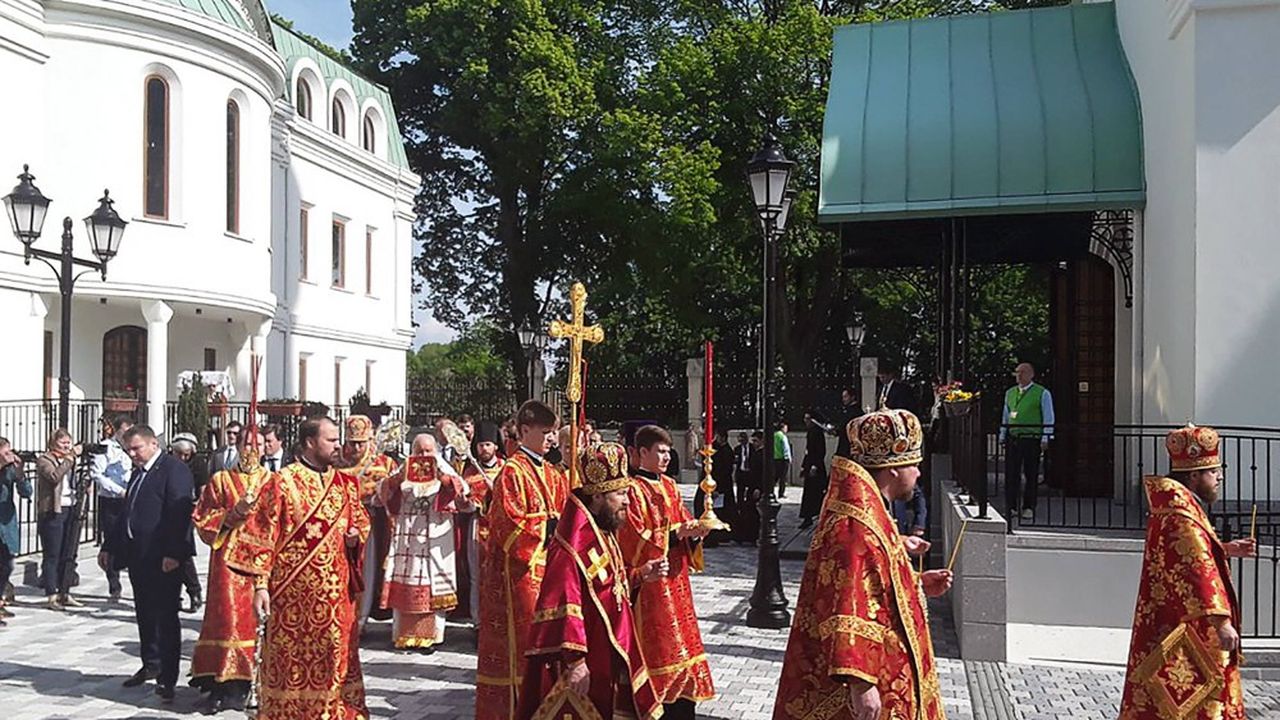 Chaque dimanche, l'église accueille environ 200 fidèles, d'origine russe mais aussi ukrainienne, bulgare, roumaine ou moldave.