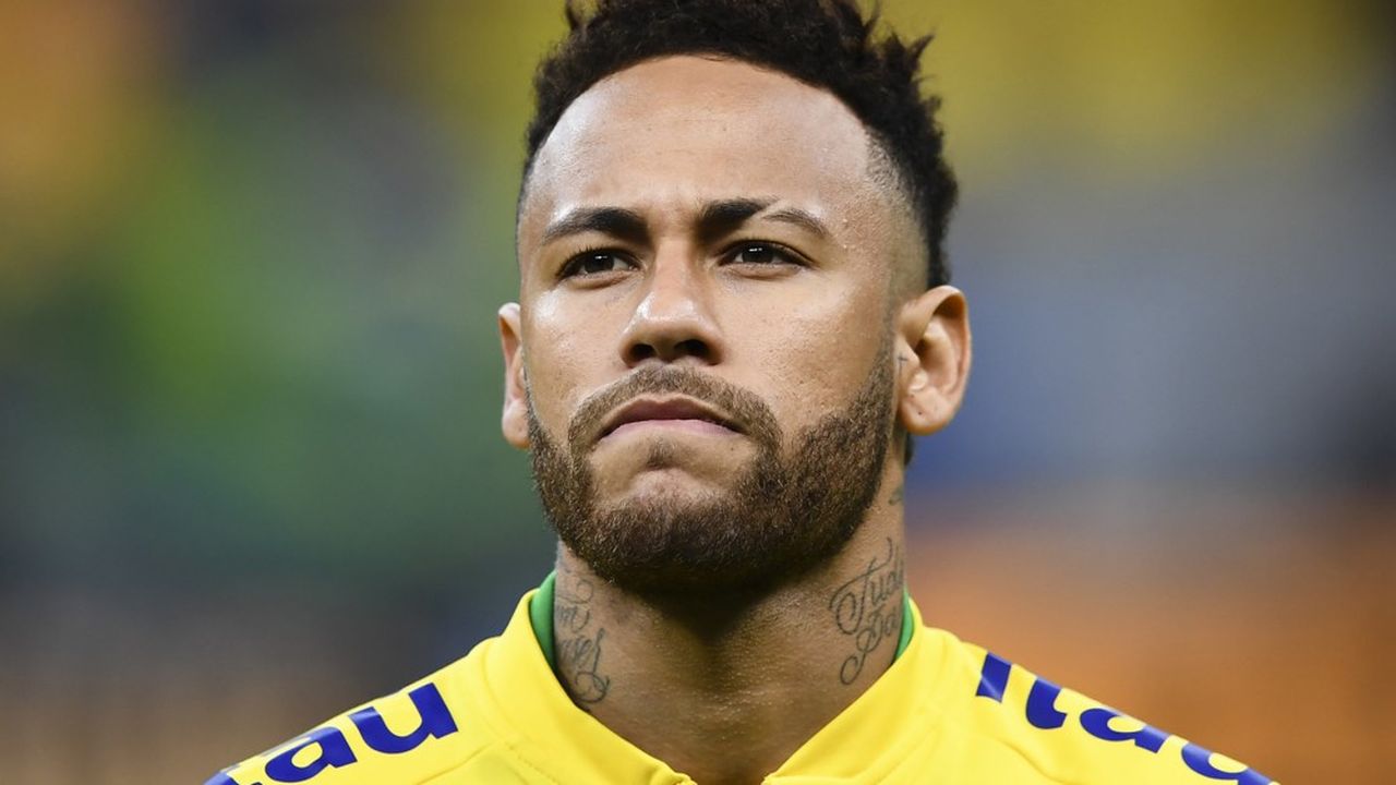 Neymar est devenu au Brésil un mythe. Le 5 juin dernier, le footballeur s'échauffait au stade de Mane Garrincha à Brasilia avant un match amical avec le Qatar.