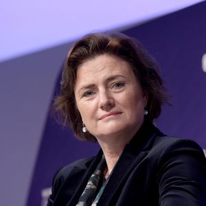 L'ancienne ministre Karien van Gennip pilote la succursale d'ING en France qui est à la fois active dans le domaine de la banque en ligne et de la banque de financement et d'investissement.