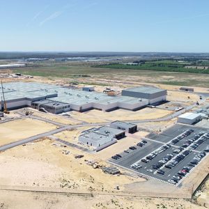 Les recrutements sont en cours pour l'usine de PSA à Kenitra au Maroc (encore en chantier au moment de la photo en avril 2018). Le site devrait approcher à terme les 2.500 salariés au total