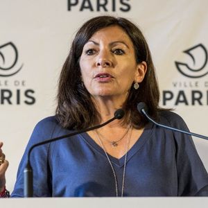 La République En marche arrive en tête des intentions de vote aux municipales à Paris, avec 1 à 4 points d'avance sur une liste conduite par Anne Hidalgo, selon un sondage BVA.