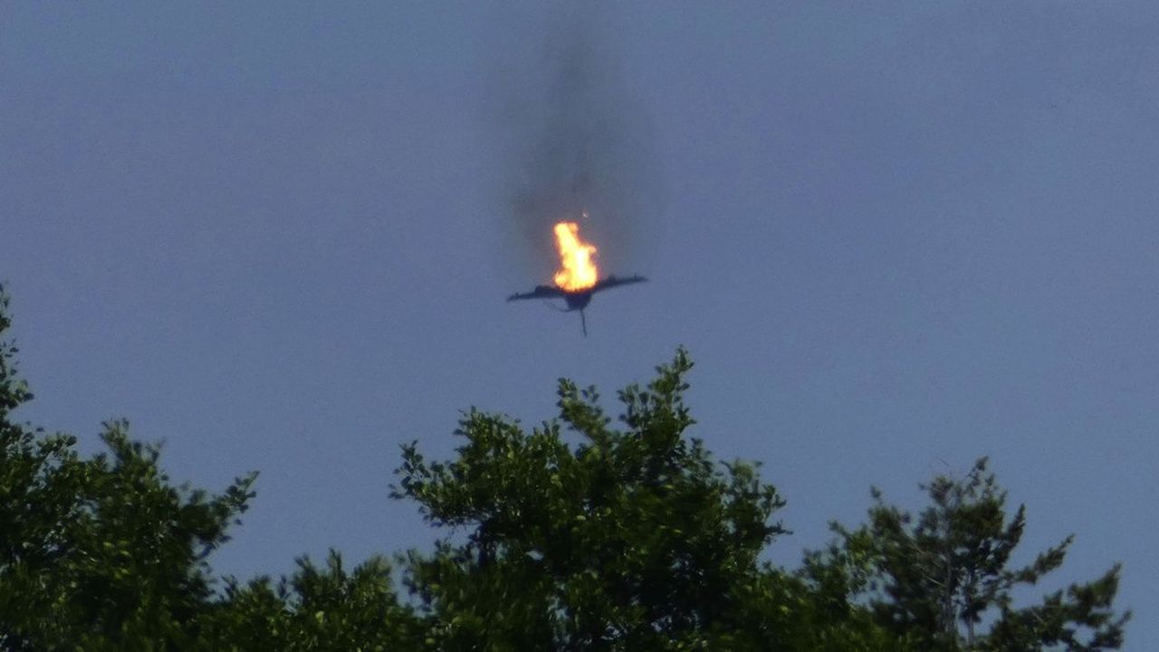 Deux Eurofighters ont brûlé à la suite d'une collision dans le nord de l'Allemagne.