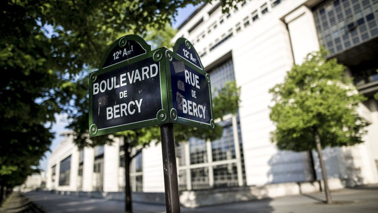 Bercy devrait pouvoir compter sur une baisse de la charge de la dette alors qu'il cherche des économies pour boucler son budget 2020.