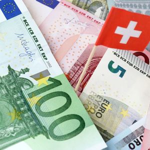 Les banques suisses ont désormais l'obligation de collecter des renseignements sur les non-résidents et de les transmettre à̀ l'autorité fiscale de leur pays.