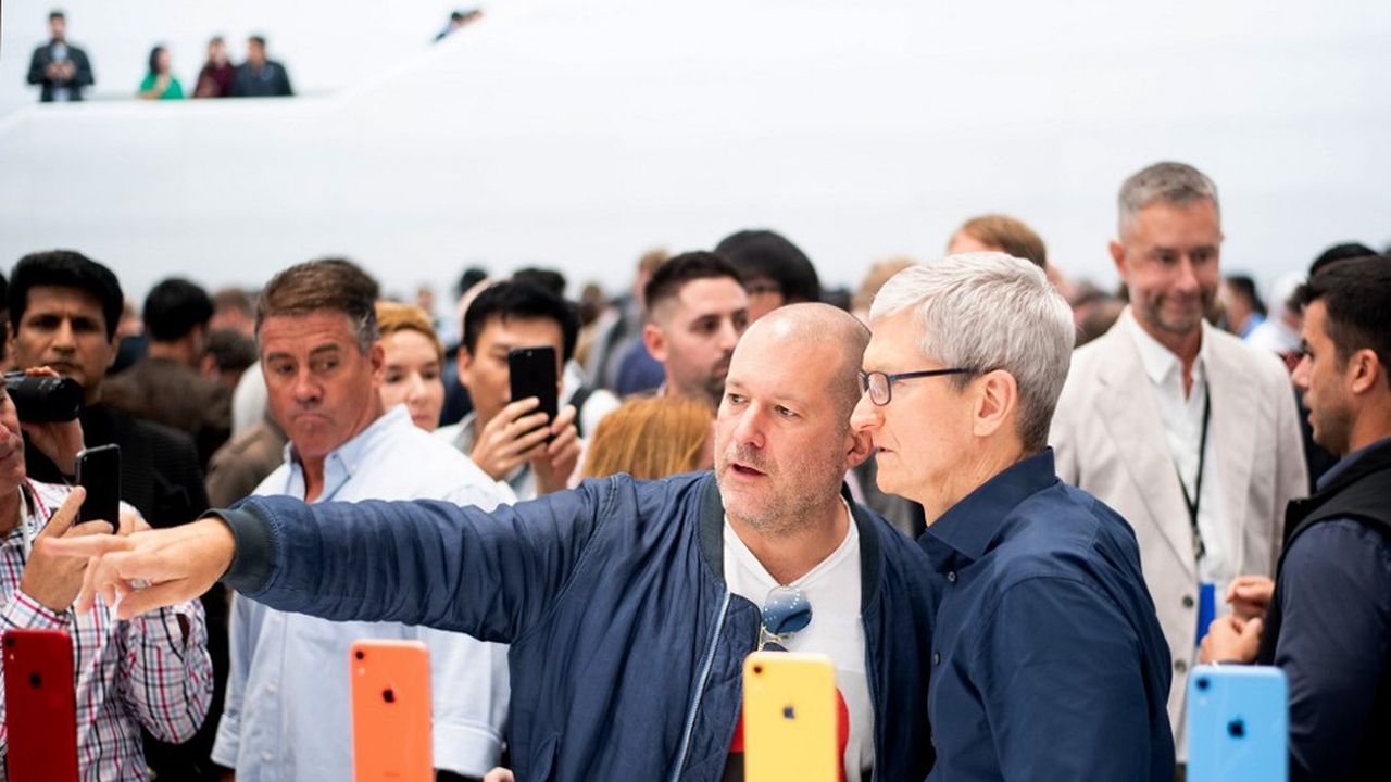 Jonathan Ive avec le PDG d'Apple Tim Cook à Cupertino, en 2018