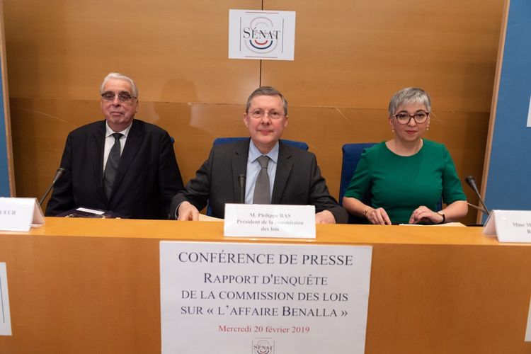 Les rapporteurs de la commission des Lois du Sénat, Jean-Pierre Sueur (PS) et Muriel Jourda (LR), et au centre le président de la commission Philippe Bas (LR).