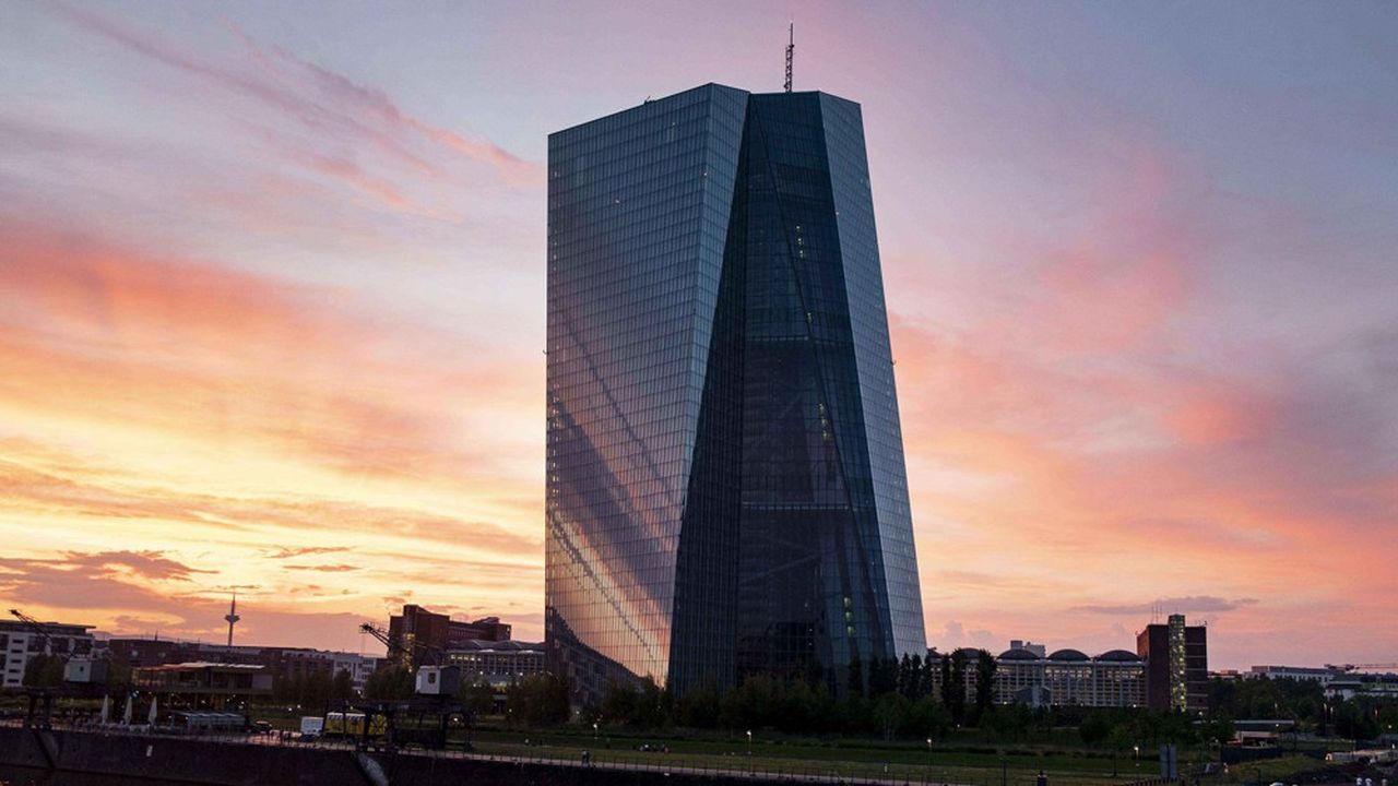 La BCE cherche une parade pour dépasser le seuil de détention de 33 % de détention de titres qu'elle s'est fixée.