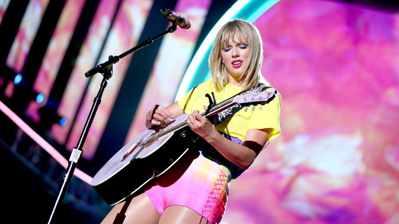 Taylor Swift sur scène au 2019 iHeartRadio Wango Tango.