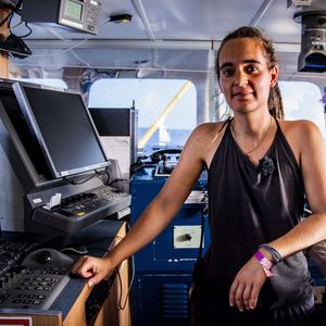 Carola Rackete est la capitaine du « Sea Watch 3 », navire affrété par l'ONG éponyme.