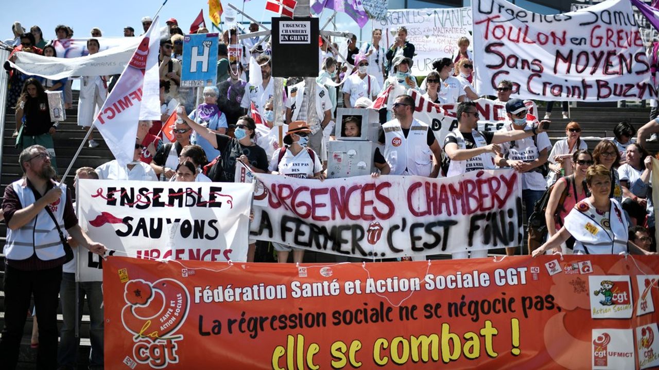 Après de premières manifestations en ordre dispersé début juin, le collectif Inter-Urgences et les syndicats CGT, FO et SUD avaient appelé à un rassemblement commun ce mardi.