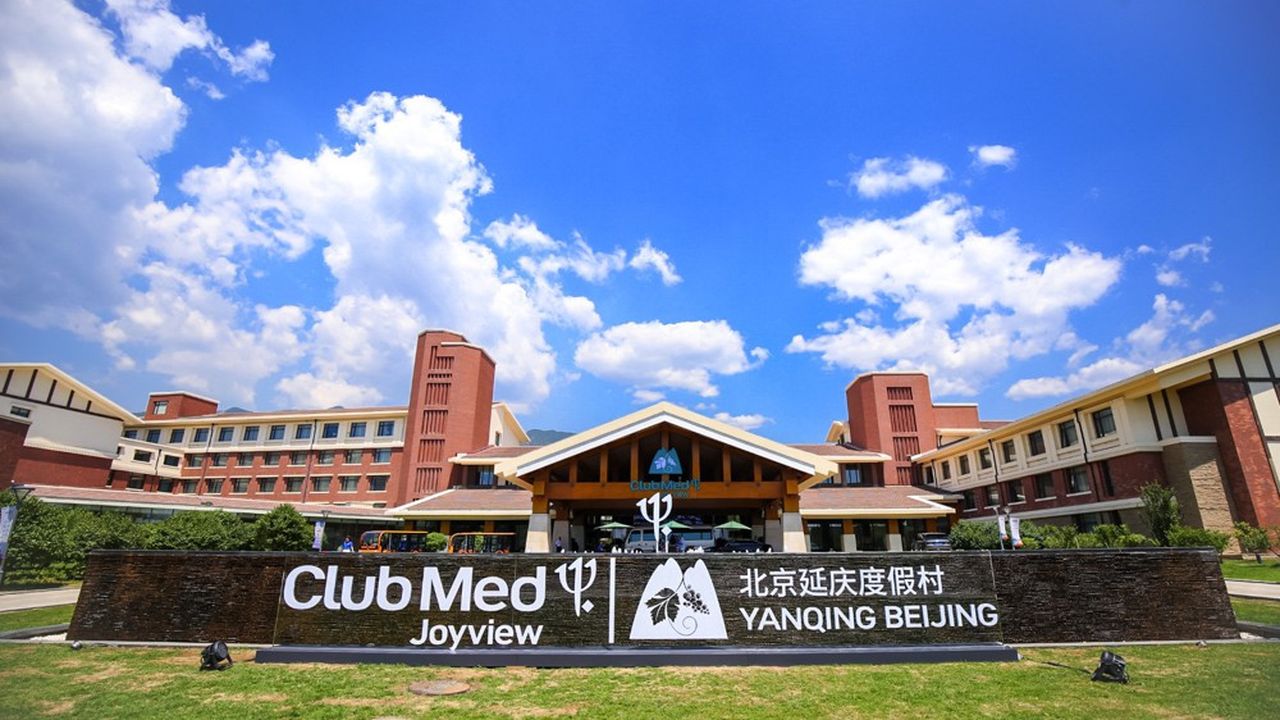 Le site de Yanqing est le septième inauguré par le Club Med en Chine et le troisième sous le concept « Joyview ». Créée spécialement pour le marché chinois, cette marque vise les établissements situés non loin des grandes métropoles permettant des cours séjours.