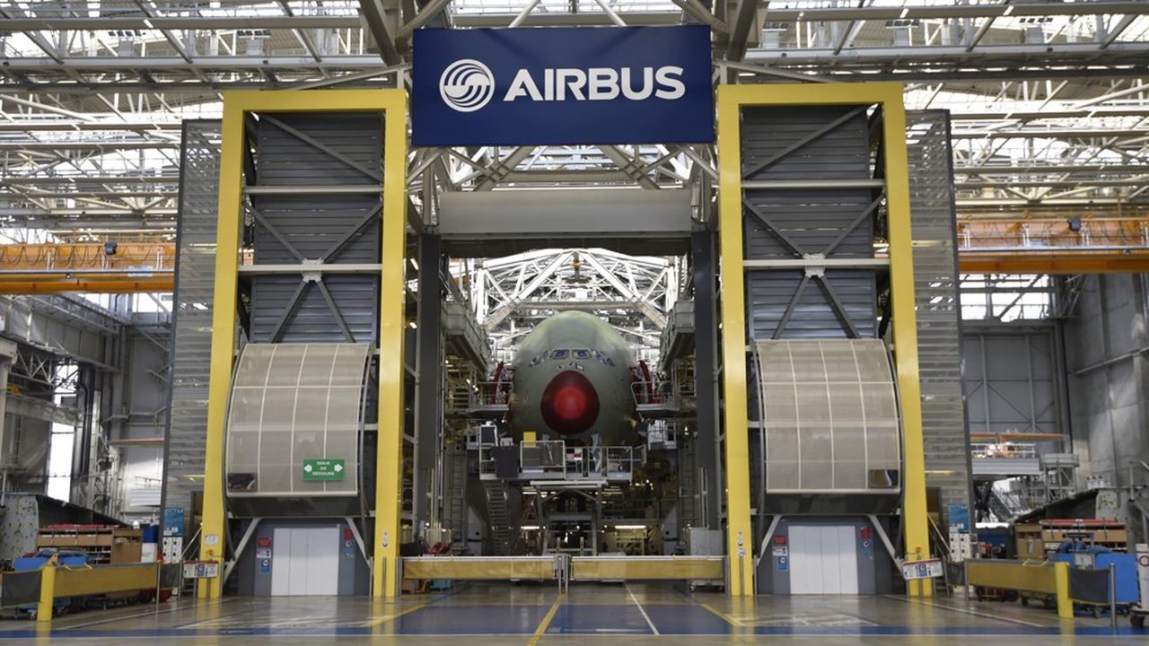 Airbus a livré 380 appareils au premier semestre, contre 239 pour Boeing.