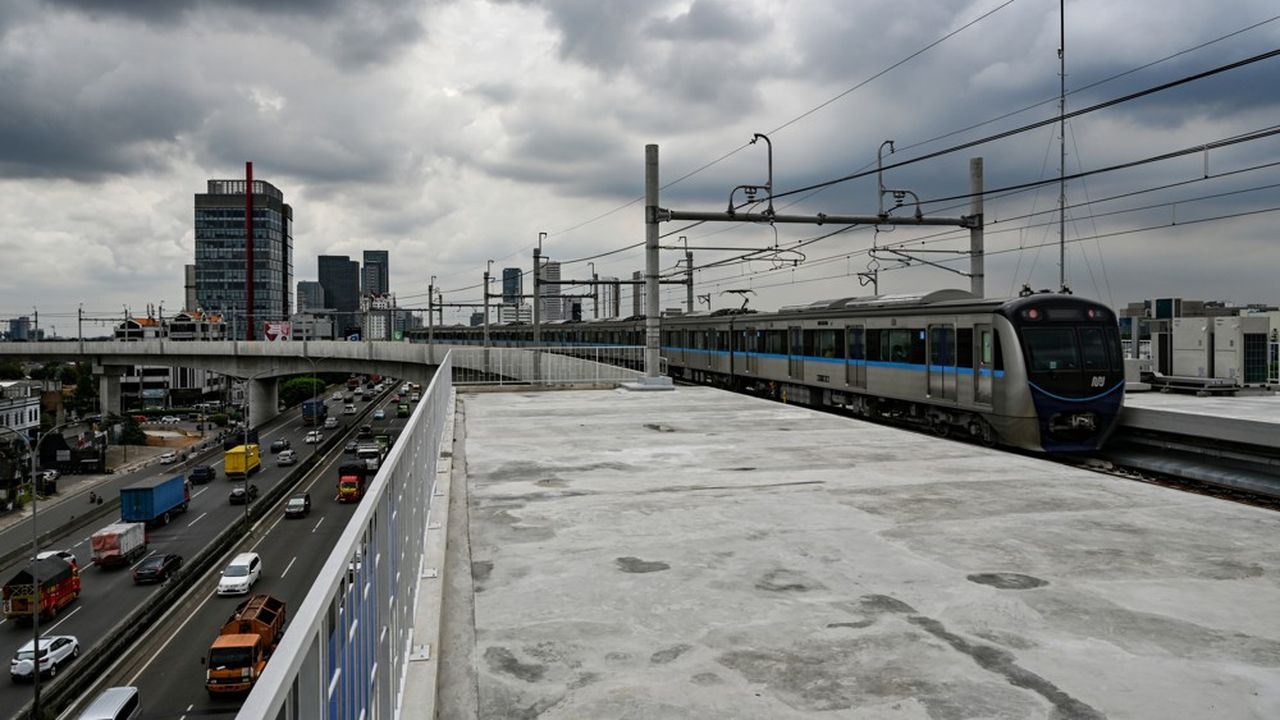 Durant le premier mandat de Joko Widodo, Jakarta la capitale s'est dotée d'une première ligne de métro grâce à des financements japonais.